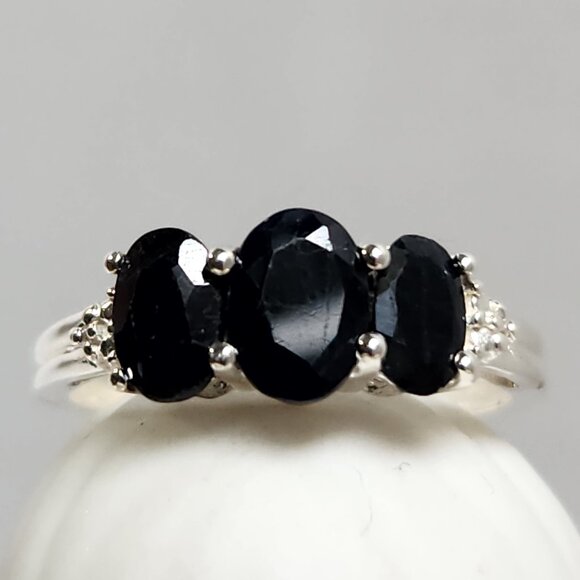 VTG NIB Black Spinel Trilogy Ring Size 7 - Picture 2 of 11